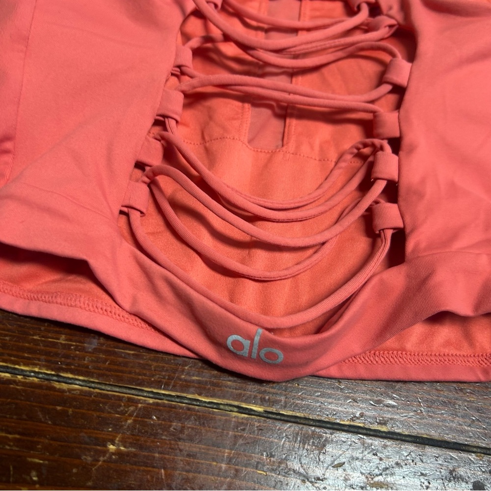 Alo shoelace long tank bra size medium peachy pink color - Picture 6 of 8
